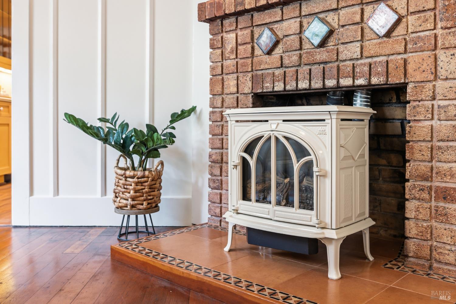 Detail Gallery Image 22 of 34 For 31 Rowland Ct, San Anselmo,  CA 94960 - 3 Beds | 1 Baths