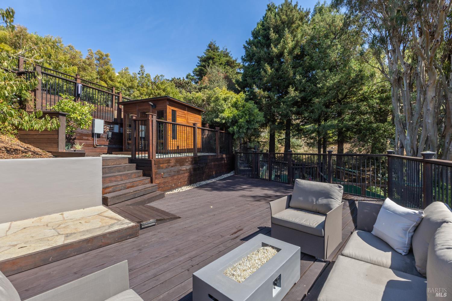 Detail Gallery Image 60 of 68 For 25 Mark Ter, Tiburon,  CA 94920 - 5 Beds | 4 Baths