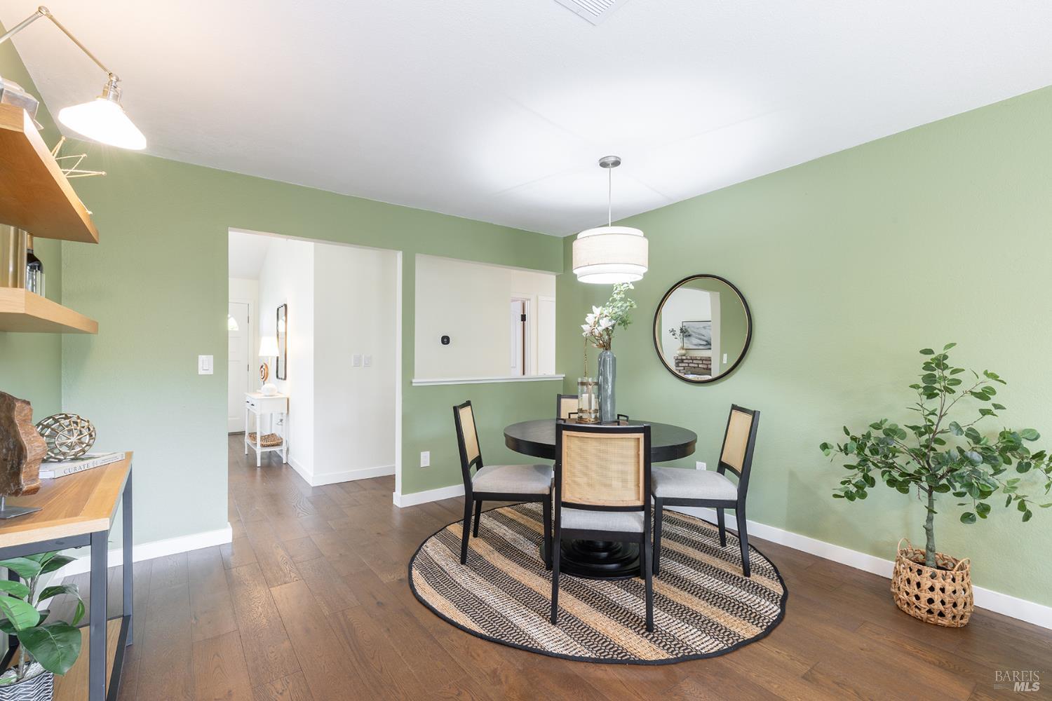 Detail Gallery Image 19 of 54 For 2431 Shoreline Dr, Napa,  CA 94558 - 3 Beds | 2 Baths