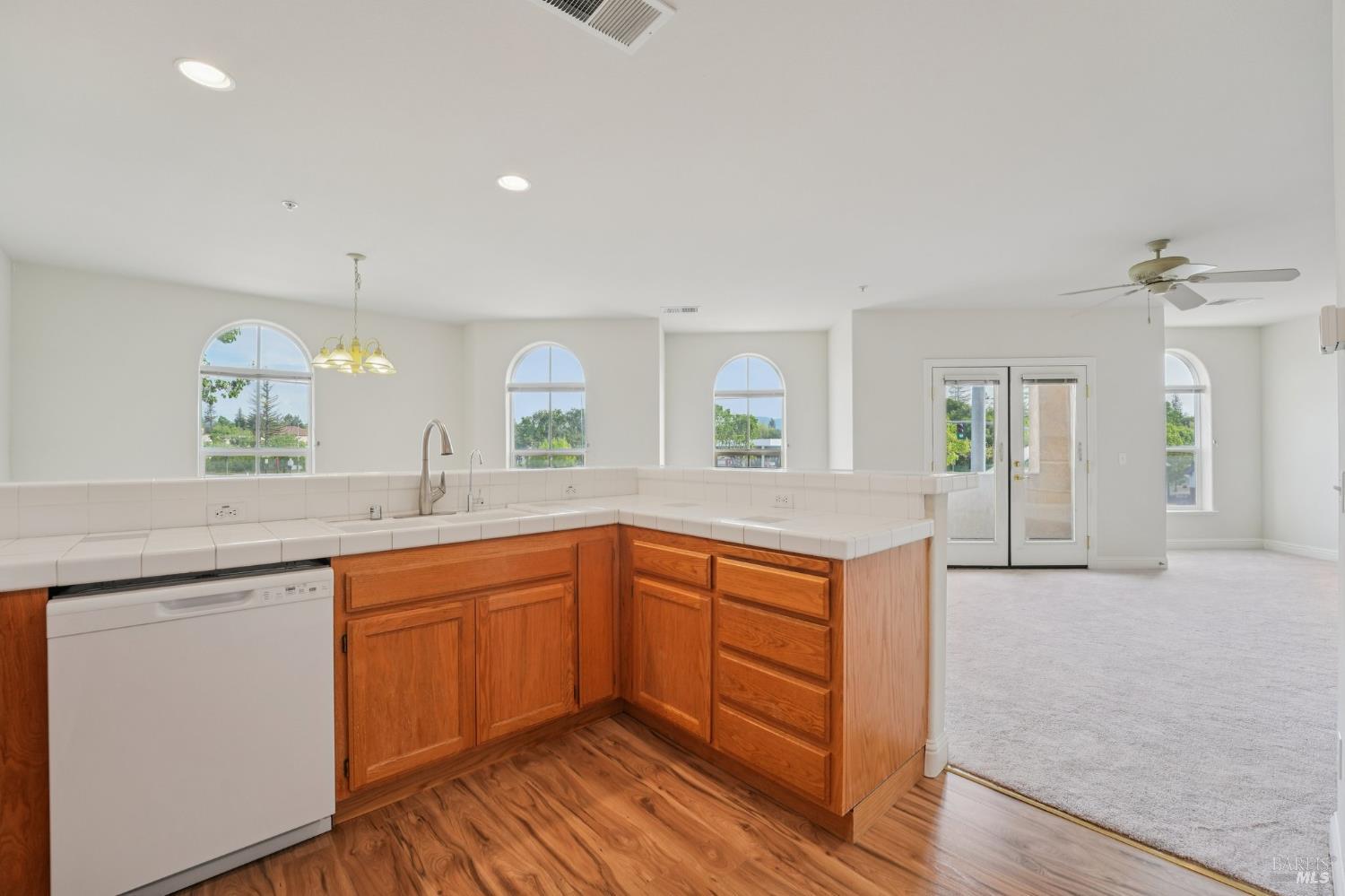 Detail Gallery Image 11 of 45 For 43 Johnson St, Windsor,  CA 95492 - 3 Beds | 2/1 Baths