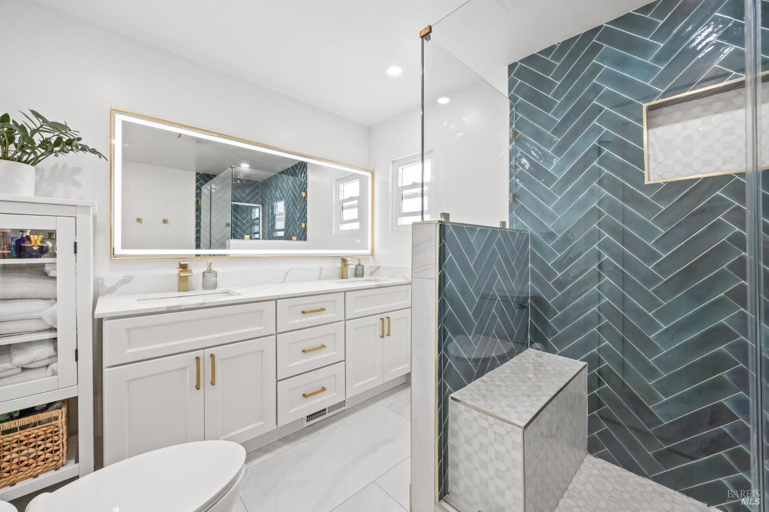 Detail Gallery Image 5 of 36 For 136 Renida St, Vallejo,  CA 94591 - 4 Beds | 3 Baths