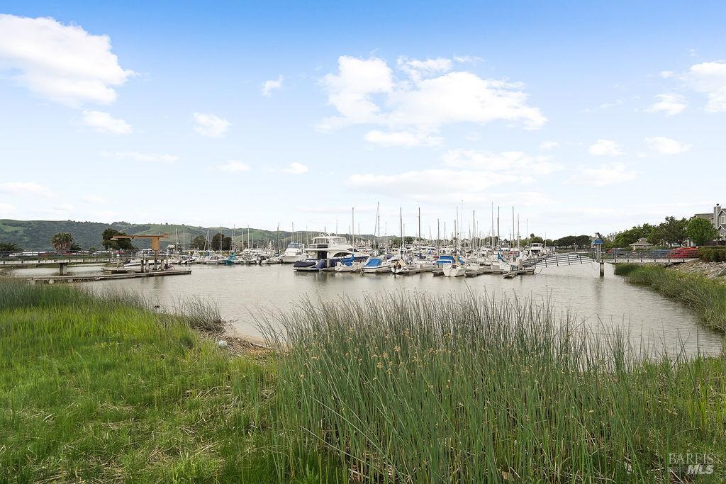 Detail Gallery Image 36 of 43 For 440 E E St, Benicia,  CA 94510 - 2 Beds | 2/1 Baths