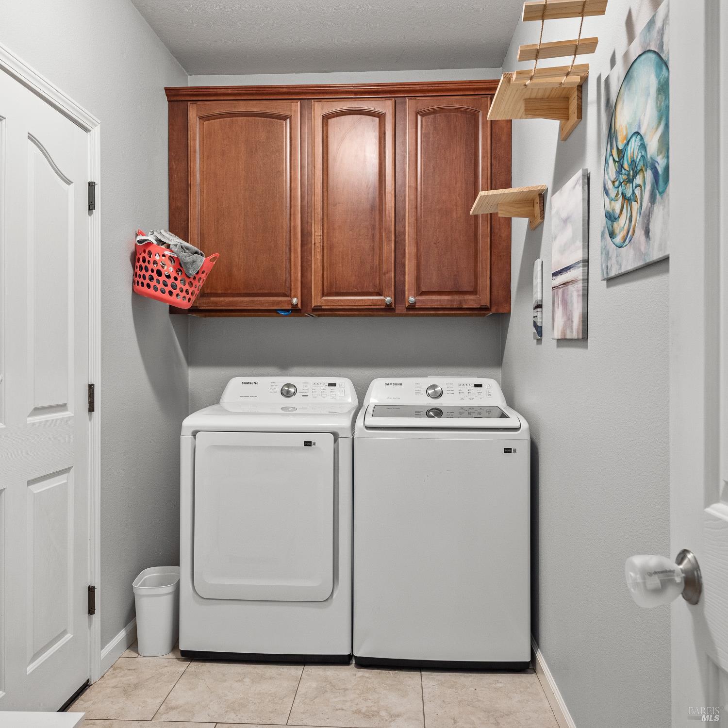 Detail Gallery Image 22 of 37 For 18094 Spyglass Rd, Hidden Valley Lake,  CA 95467 - 3 Beds | 2 Baths