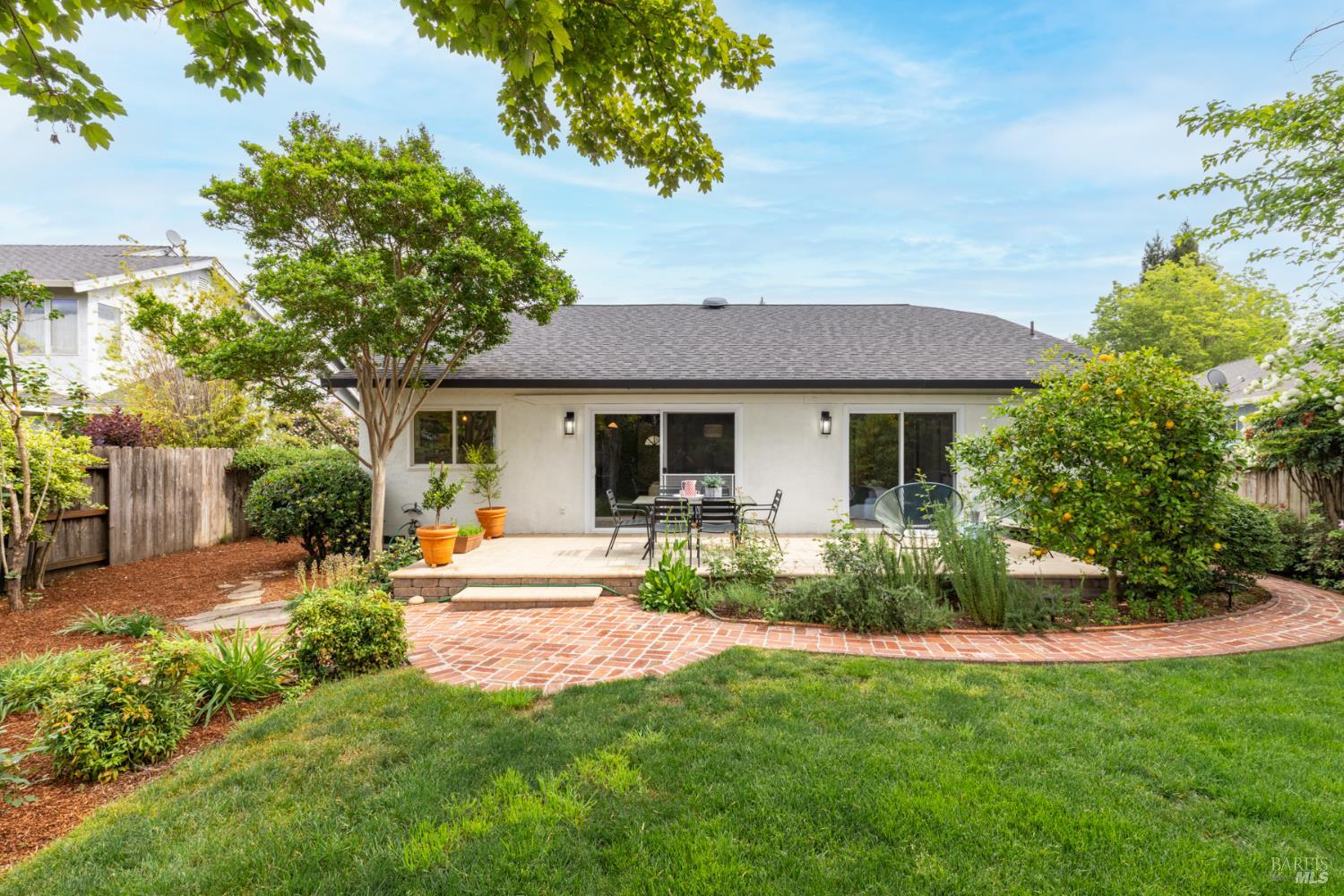 Detail Gallery Image 25 of 54 For 2431 Shoreline Dr, Napa,  CA 94558 - 3 Beds | 2 Baths