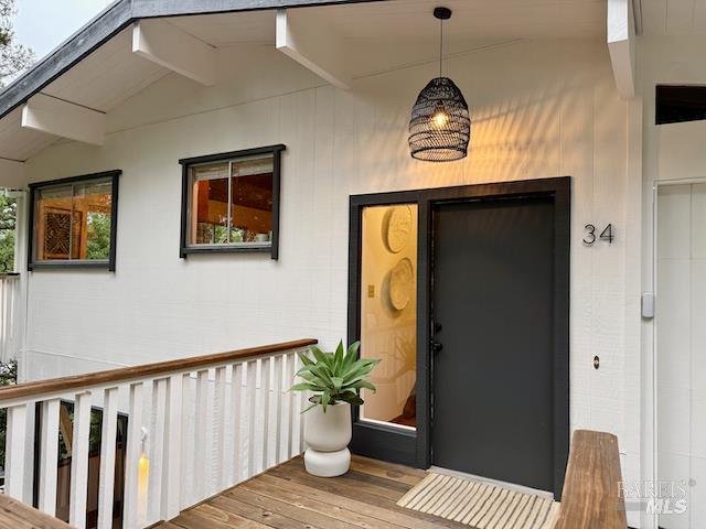 Detail Gallery Image 2 of 43 For 34 Fair Dr, San Rafael,  CA 94901 - 2 Beds | 1 Baths