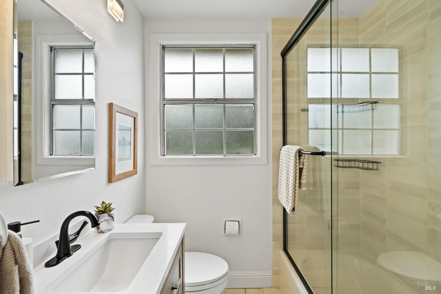 Detail Gallery Image 18 of 34 For 218 Hillcrest Ave, Benicia,  CA 94510 - 2 Beds | 1 Baths