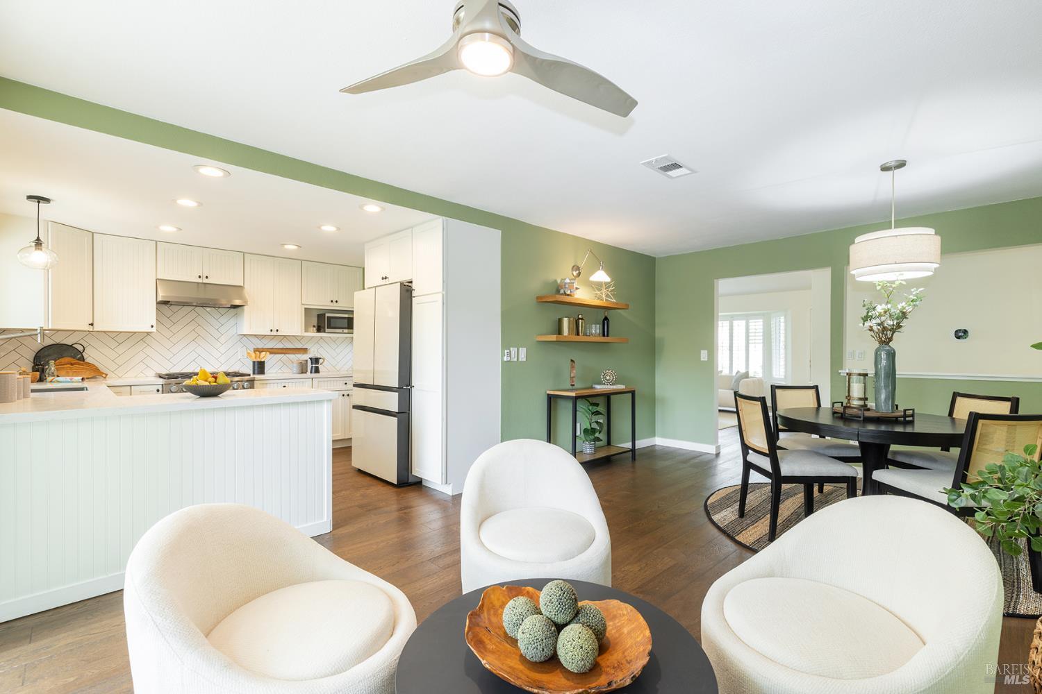 Detail Gallery Image 3 of 54 For 2431 Shoreline Dr, Napa,  CA 94558 - 3 Beds | 2 Baths