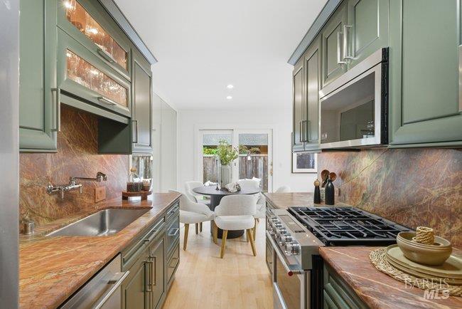 Detail Gallery Image 19 of 50 For 10 Catalpa Ave #7,  Mill Valley,  CA 94941 - 2 Beds | 1 Baths