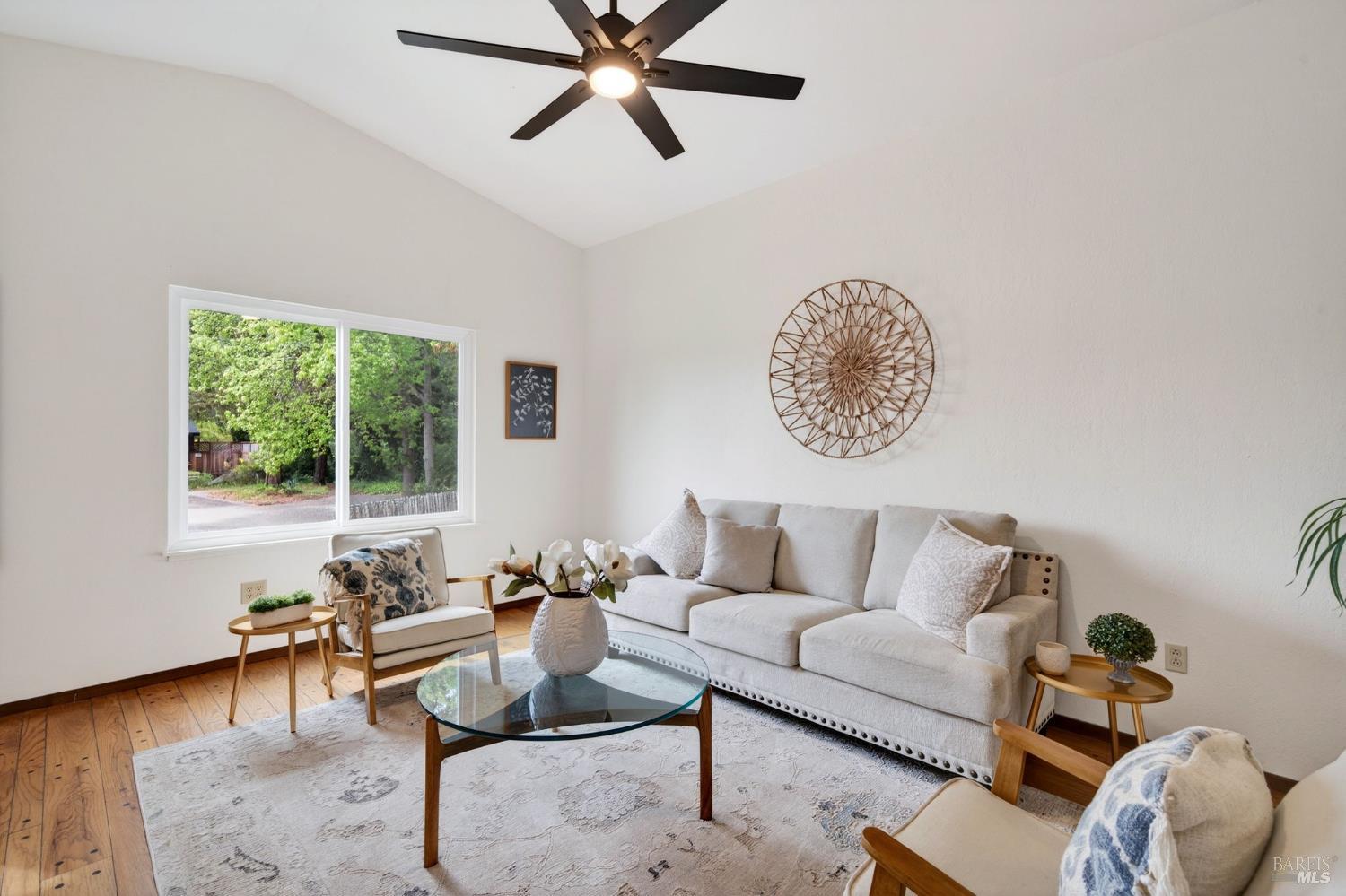 Detail Gallery Image 5 of 21 For 6174 San Benito Ct, Rohnert Park,  CA 94928 - 4 Beds | 2 Baths