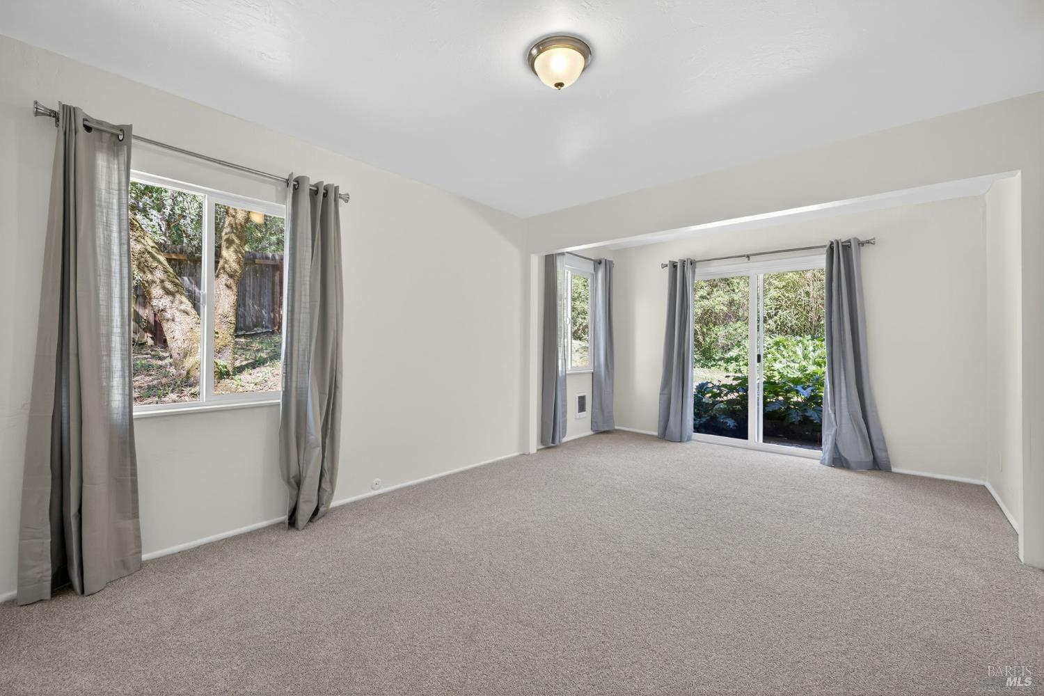 Detail Gallery Image 17 of 26 For 10661 Woodside Dr, Forestville,  CA 95436 - 2 Beds | 1 Baths