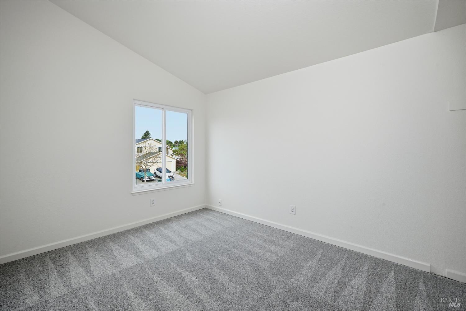 Detail Gallery Image 34 of 43 For 450 Nikki Dr, Santa Rosa,  CA 95401 - 4 Beds | 3 Baths