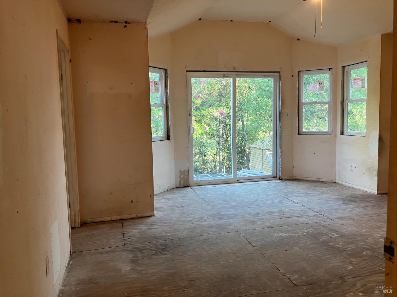 Detail Gallery Image 27 of 30 For 17440 Cache Creek Rd, Clearlake Oaks,  CA 95423 - 3 Beds | 2 Baths