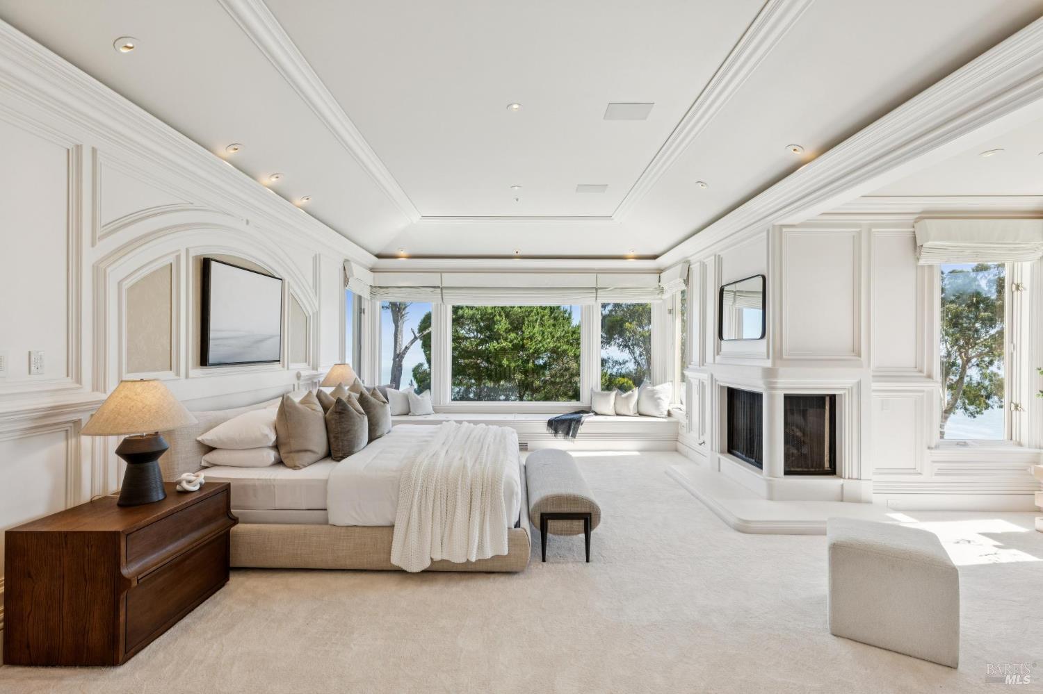 Detail Gallery Image 49 of 96 For 44 Marin Bay Park Ct, San Rafael,  CA 94901 - 5 Beds | 5/1 Baths