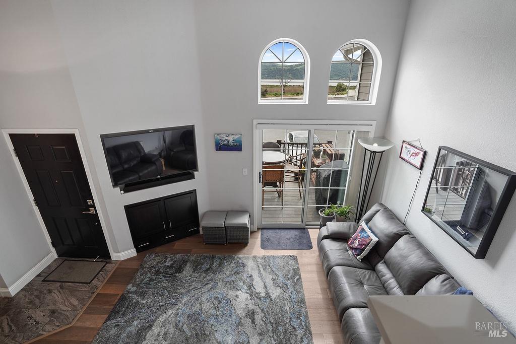 Detail Gallery Image 8 of 43 For 440 E E St, Benicia,  CA 94510 - 2 Beds | 2/1 Baths