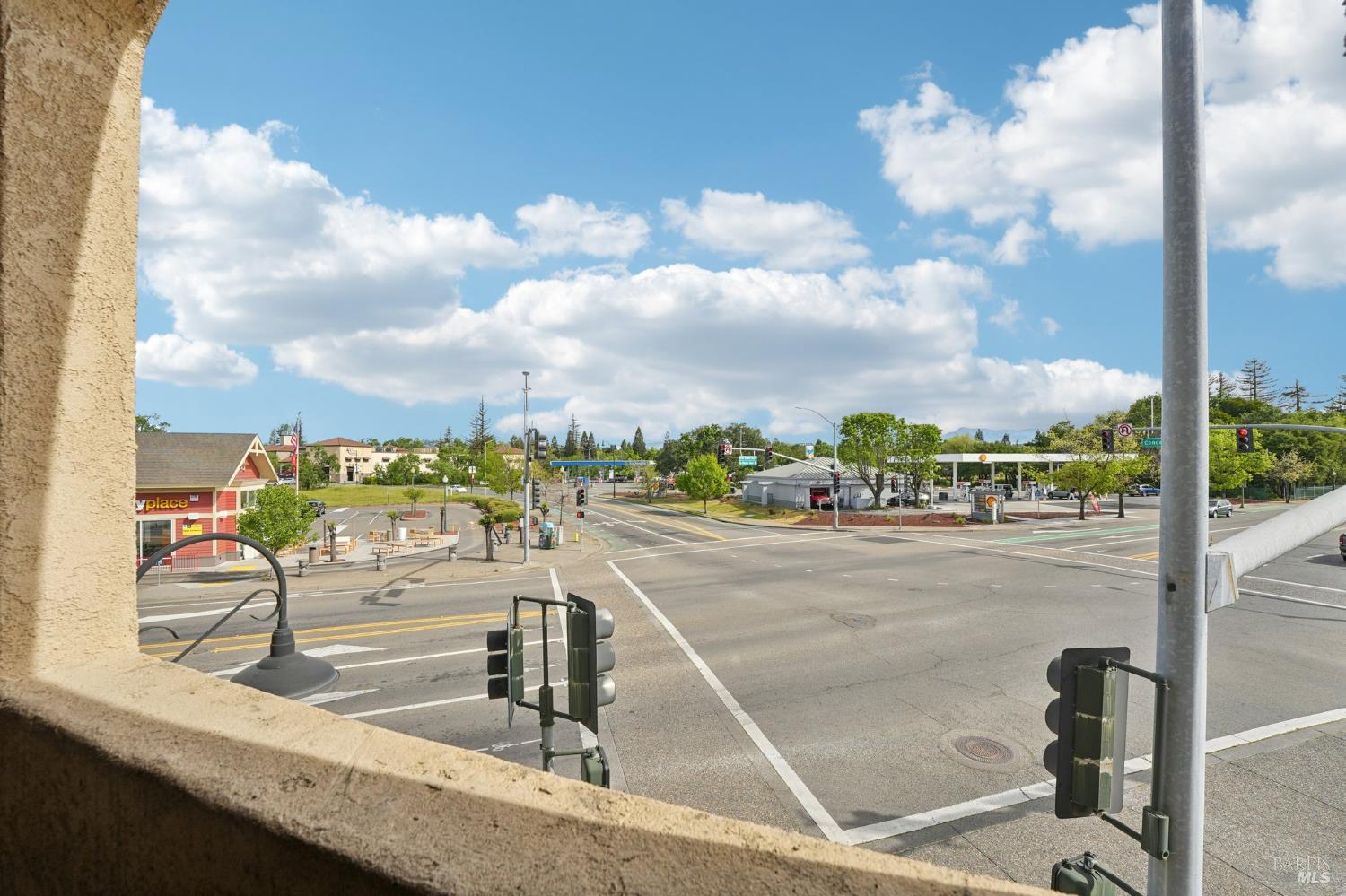 Detail Gallery Image 34 of 45 For 43 Johnson St, Windsor,  CA 95492 - 3 Beds | 2/1 Baths