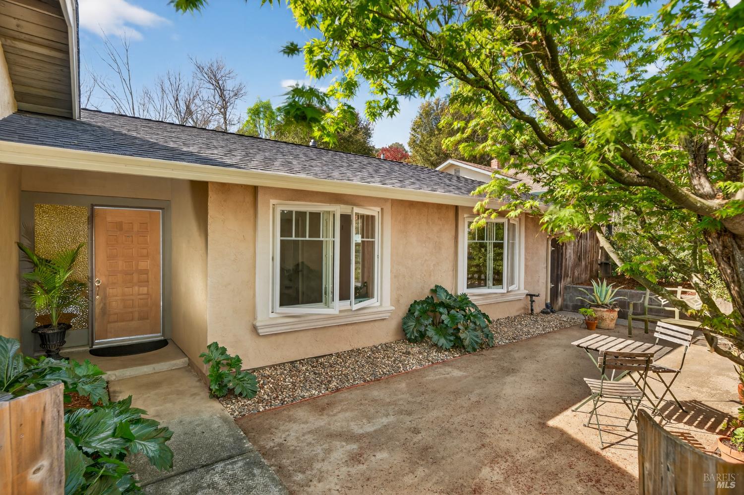 Detail Gallery Image 5 of 34 For 3541 Twin Oaks Dr, Napa,  CA 94558 - 4 Beds | 2 Baths