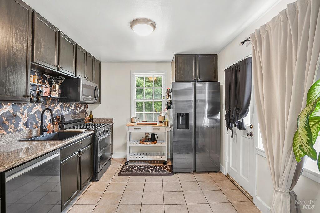 Detail Gallery Image 5 of 20 For 59 Baldwin St, Vallejo,  CA 94590 - 2 Beds | 1 Baths