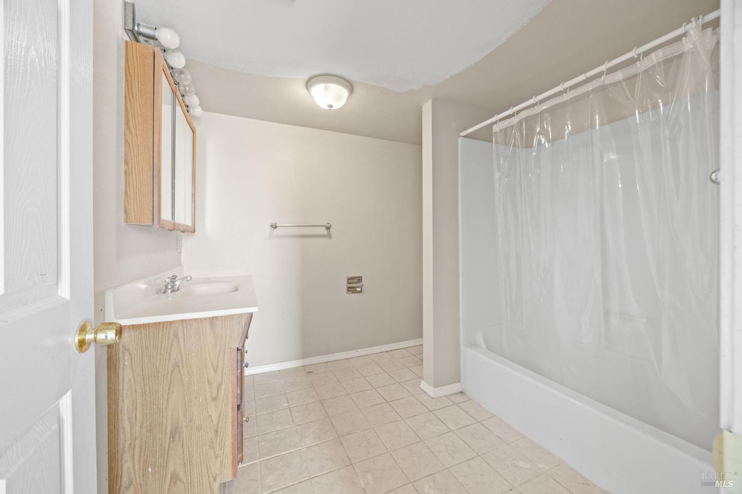 Detail Gallery Image 21 of 36 For 136 Renida St, Vallejo,  CA 94591 - 4 Beds | 3 Baths