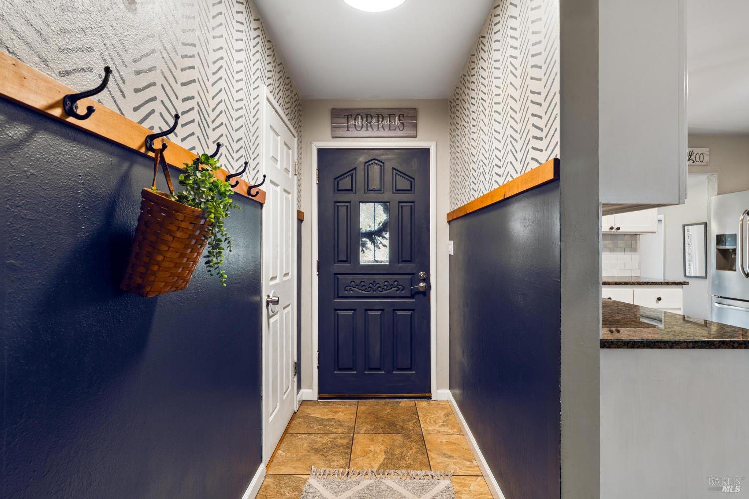 Detail Gallery Image 5 of 30 For 100 Anita Ct, Vacaville,  CA 95688 - 3 Beds | 2 Baths