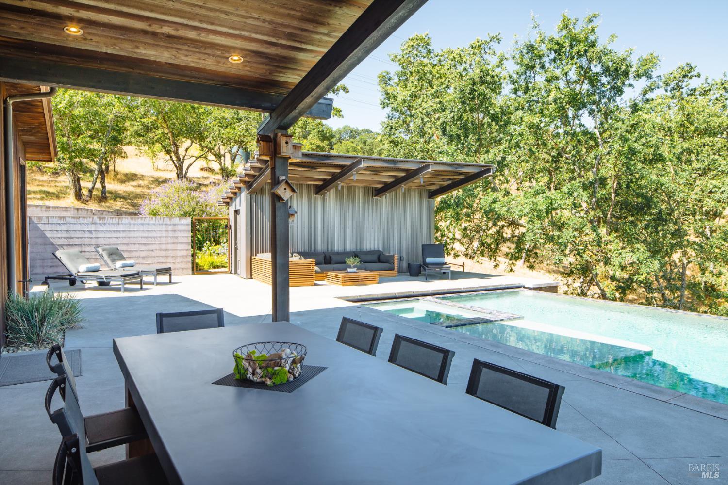 Detail Gallery Image 32 of 74 For 4125 Wallace Rd, Santa Rosa,  CA 95404 - 3 Beds | 4/1 Baths