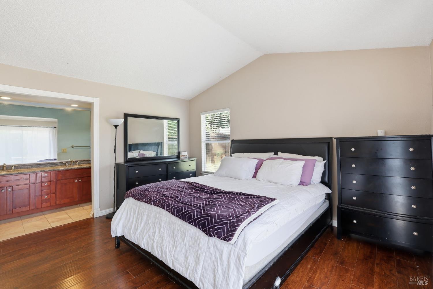 Detail Gallery Image 14 of 18 For 29 Canterbury Cir, Vallejo,  CA 94591 - 3 Beds | 2 Baths