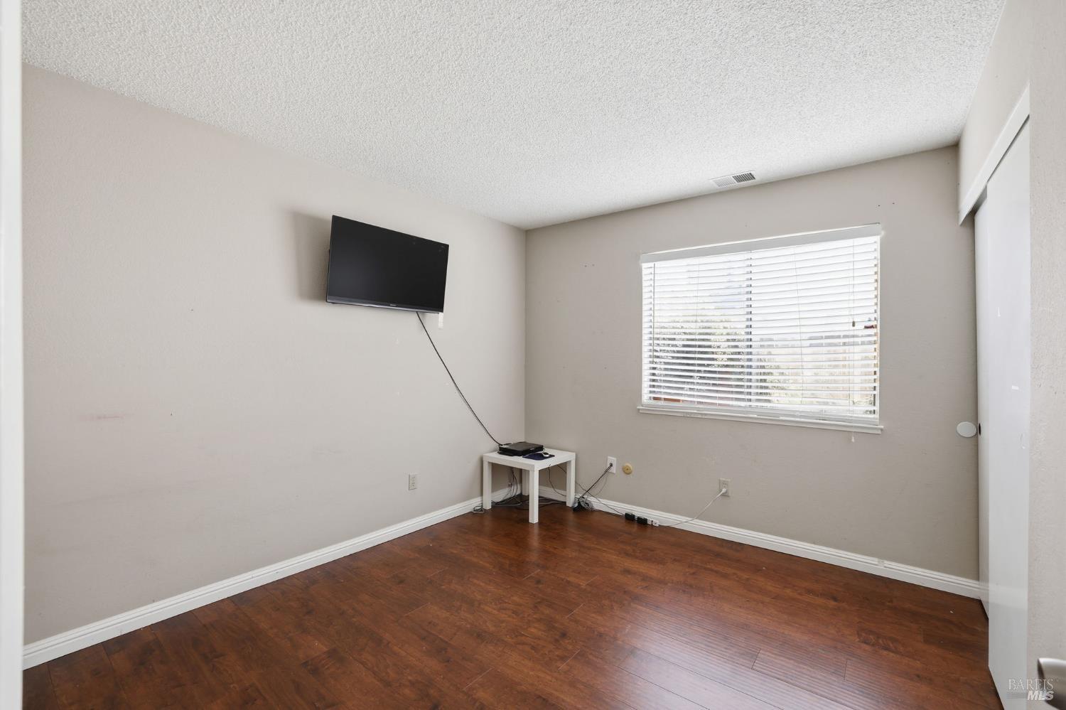 Detail Gallery Image 12 of 18 For 29 Canterbury Cir, Vallejo,  CA 94591 - 3 Beds | 2 Baths