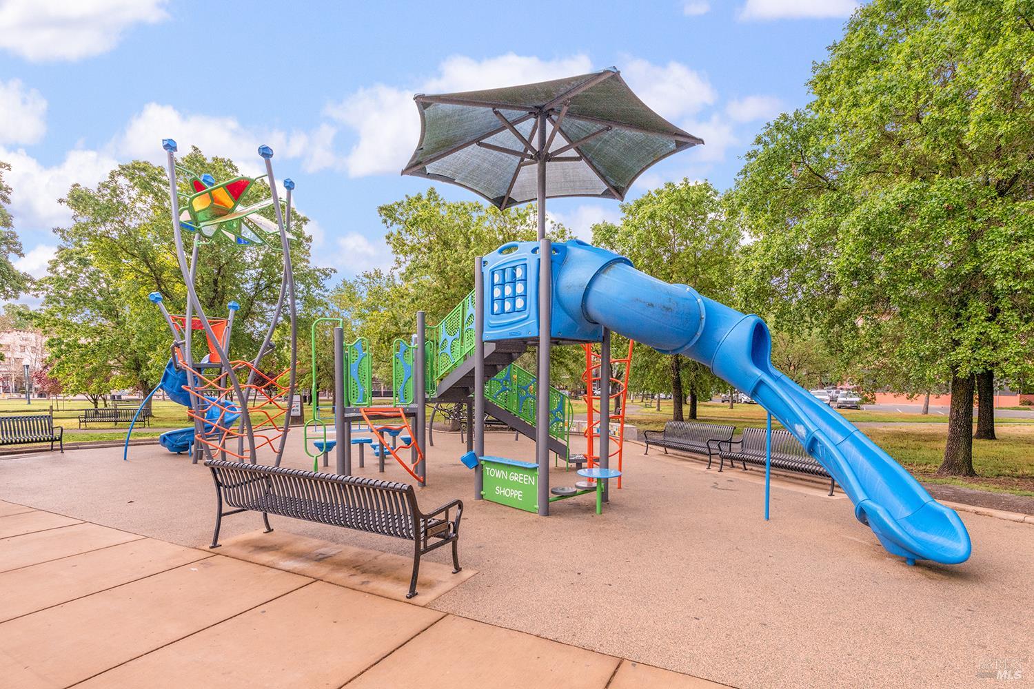 Detail Gallery Image 29 of 32 For 228 Johnson St, Windsor,  CA 95492 - 3 Beds | 2/2 Baths