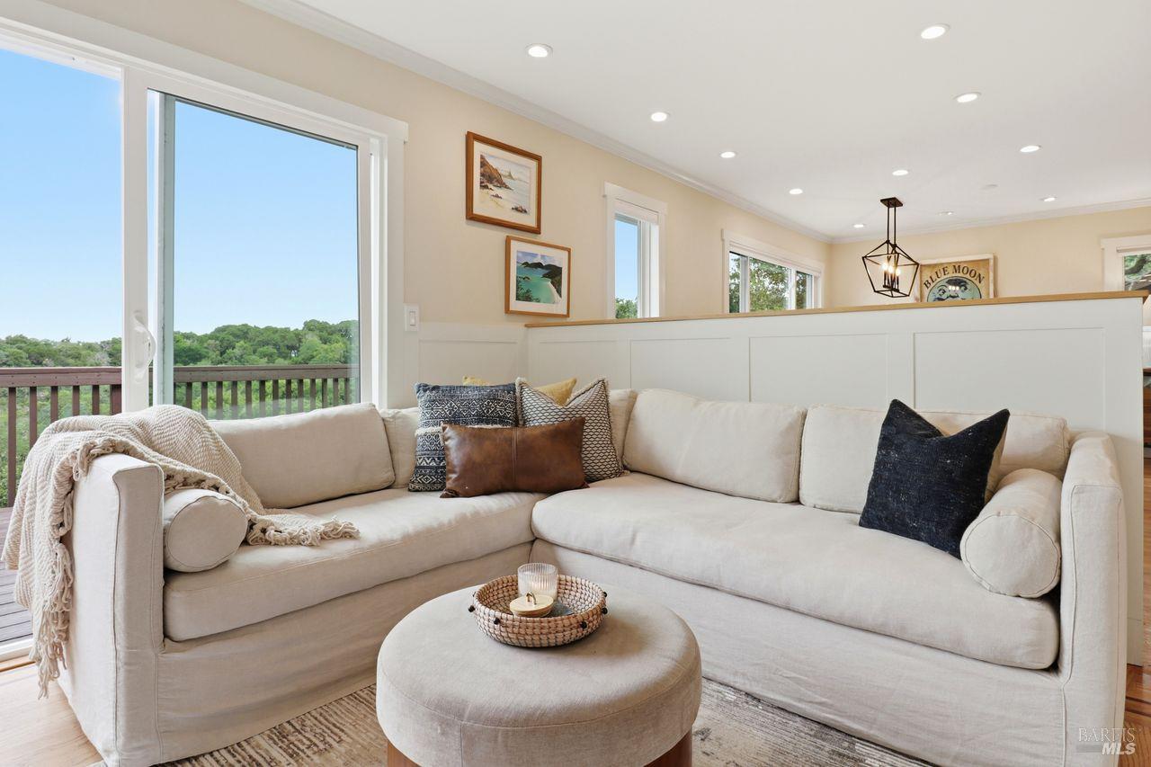 Detail Gallery Image 14 of 46 For 54 Manzanita Ave, Novato,  CA 94945 - 3 Beds | 2 Baths