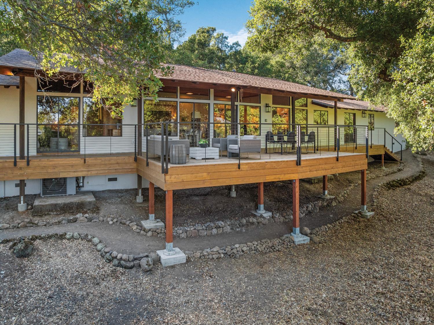 Detail Gallery Image 33 of 43 For 18492 White Oak Dr, Sonoma,  CA 95476 - 4 Beds | 4/1 Baths