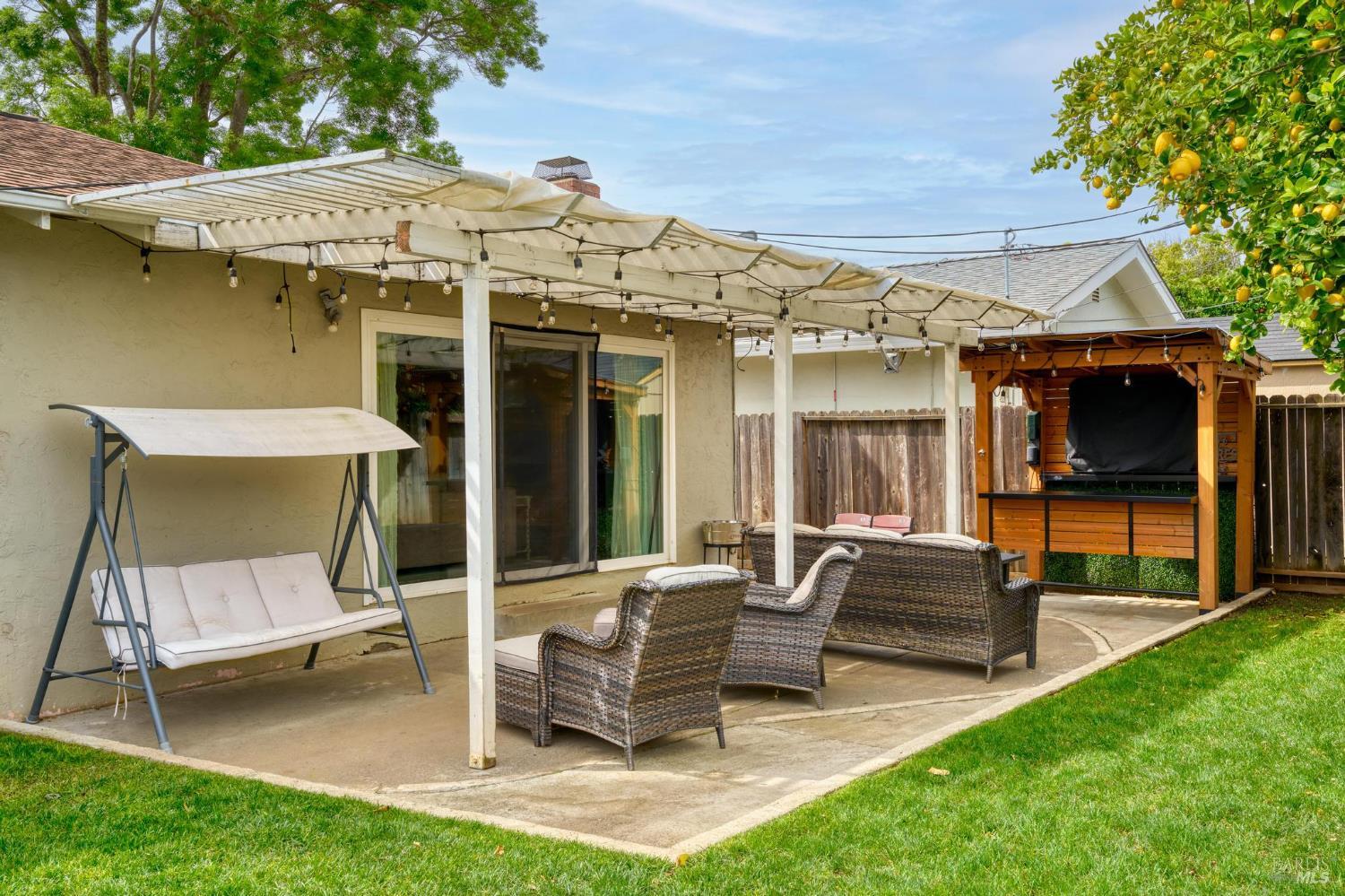 Detail Gallery Image 25 of 30 For 100 Anita Ct, Vacaville,  CA 95688 - 3 Beds | 2 Baths