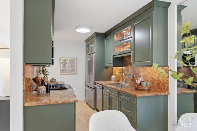 Detail Gallery Image 15 of 50 For 10 Catalpa Ave #7,  Mill Valley,  CA 94941 - 2 Beds | 1 Baths