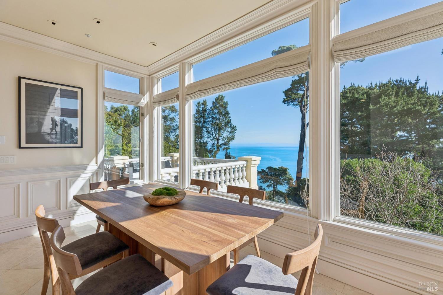 Detail Gallery Image 27 of 96 For 44 Marin Bay Park Ct, San Rafael,  CA 94901 - 5 Beds | 5/1 Baths