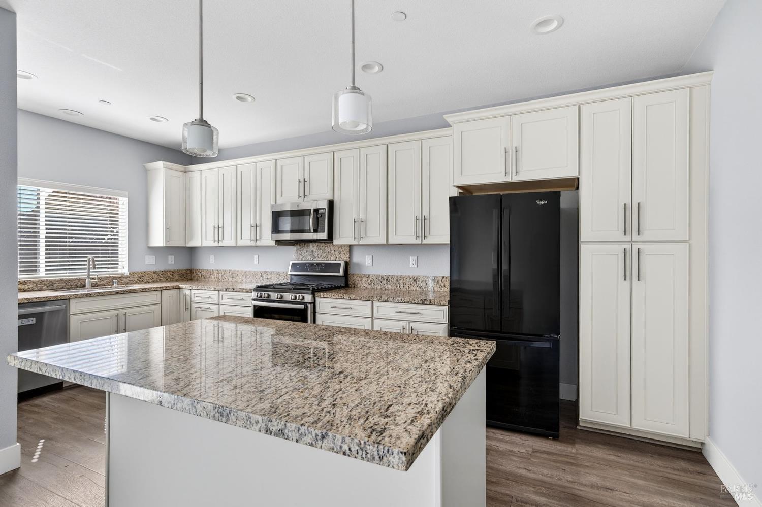 Detail Gallery Image 13 of 39 For 1932 Camino Del Prado Unkn, Santa Rosa,  CA 95403 - 3 Beds | 2 Baths