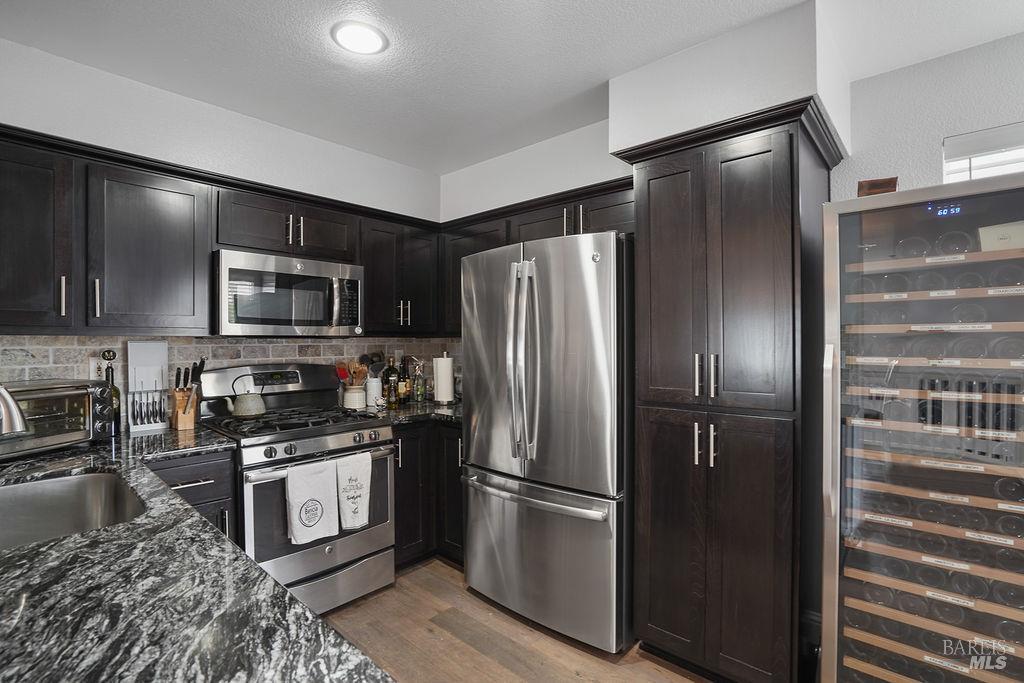 Detail Gallery Image 15 of 43 For 440 E E St, Benicia,  CA 94510 - 2 Beds | 2/1 Baths