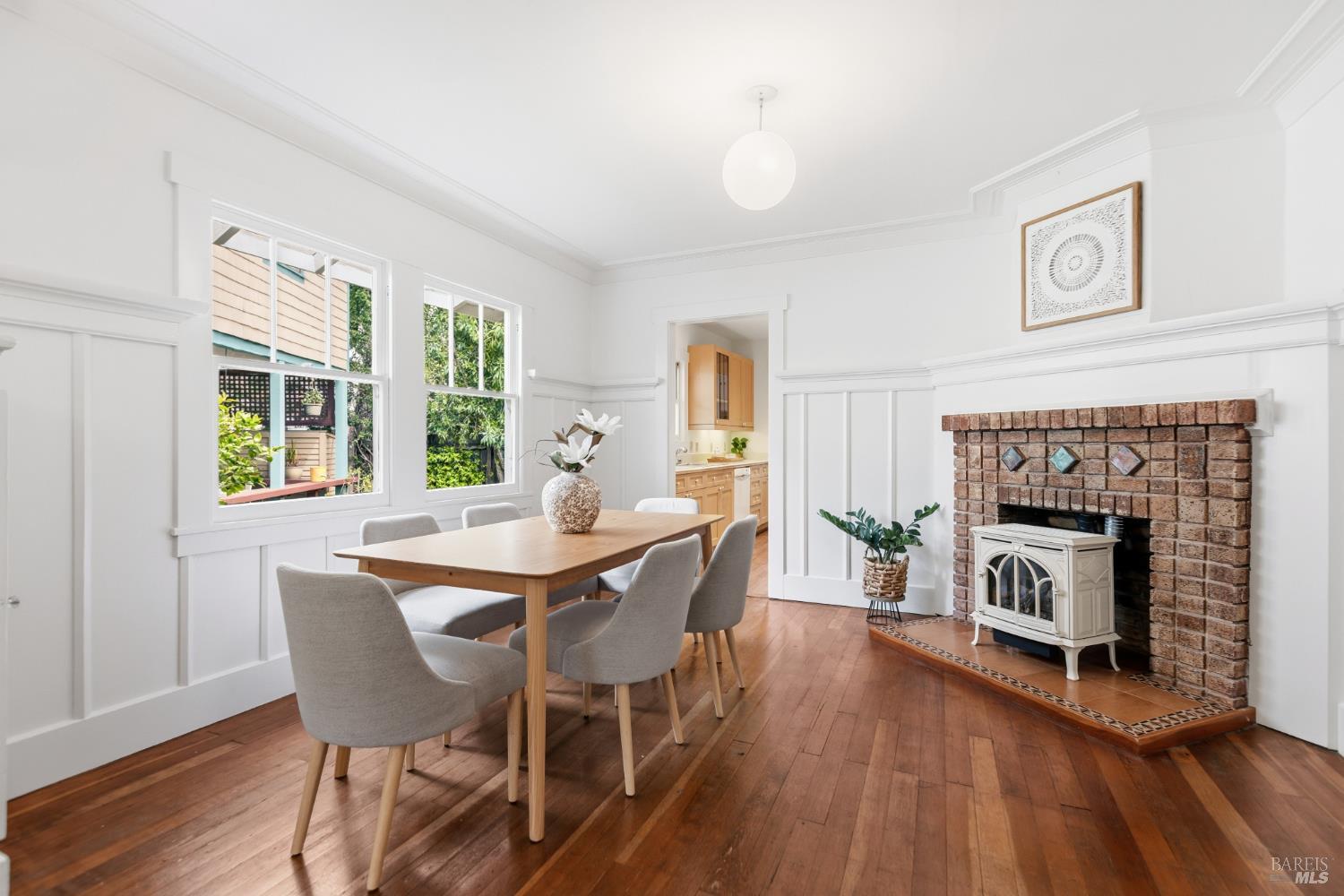 Detail Gallery Image 4 of 34 For 31 Rowland Ct, San Anselmo,  CA 94960 - 3 Beds | 1 Baths