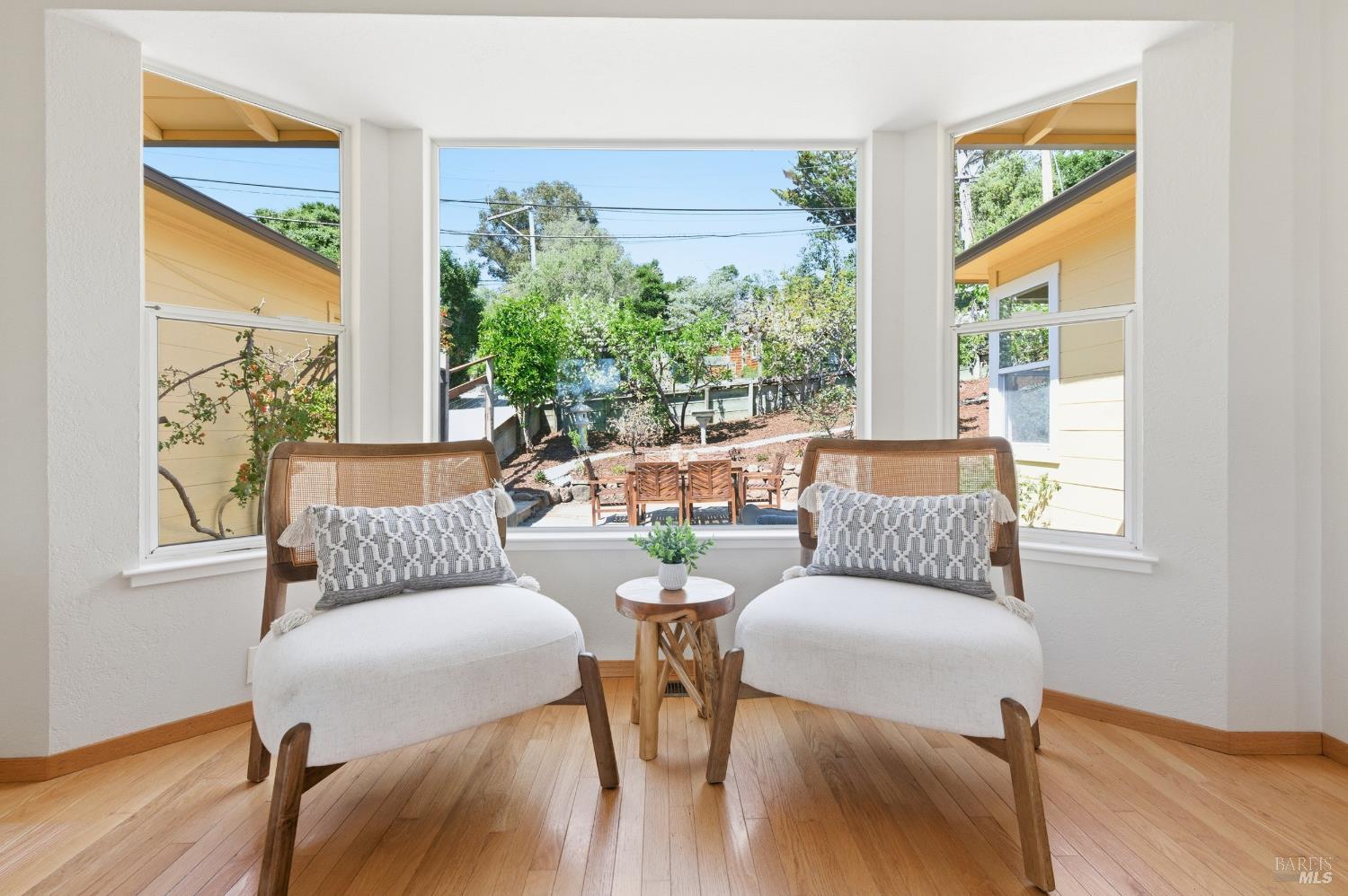 Detail Gallery Image 13 of 59 For 178 Reservoir Rd, San Rafael,  CA 94901 - 4 Beds | 3 Baths