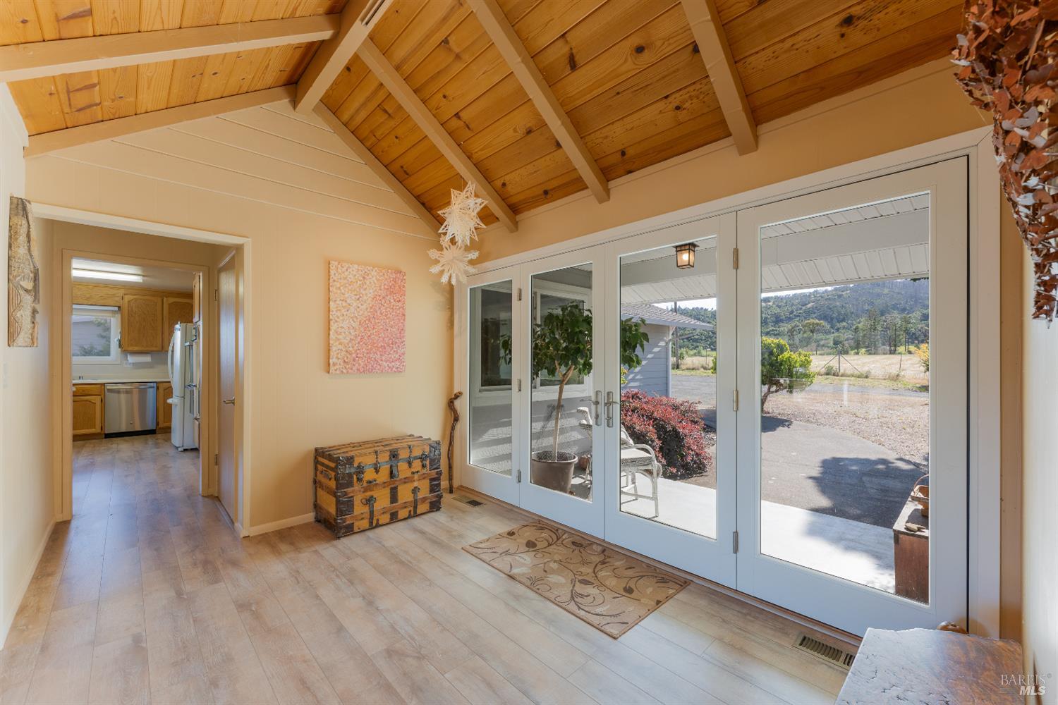 Detail Gallery Image 7 of 41 For 1961 Foothill Dr, Redwood Valley,  CA 95470 - 4 Beds | 2/1 Baths