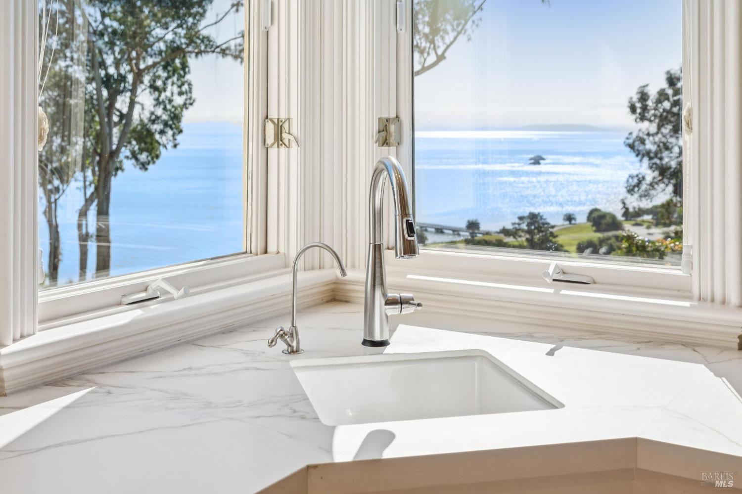 Detail Gallery Image 35 of 96 For 44 Marin Bay Park Ct, San Rafael,  CA 94901 - 5 Beds | 5/1 Baths