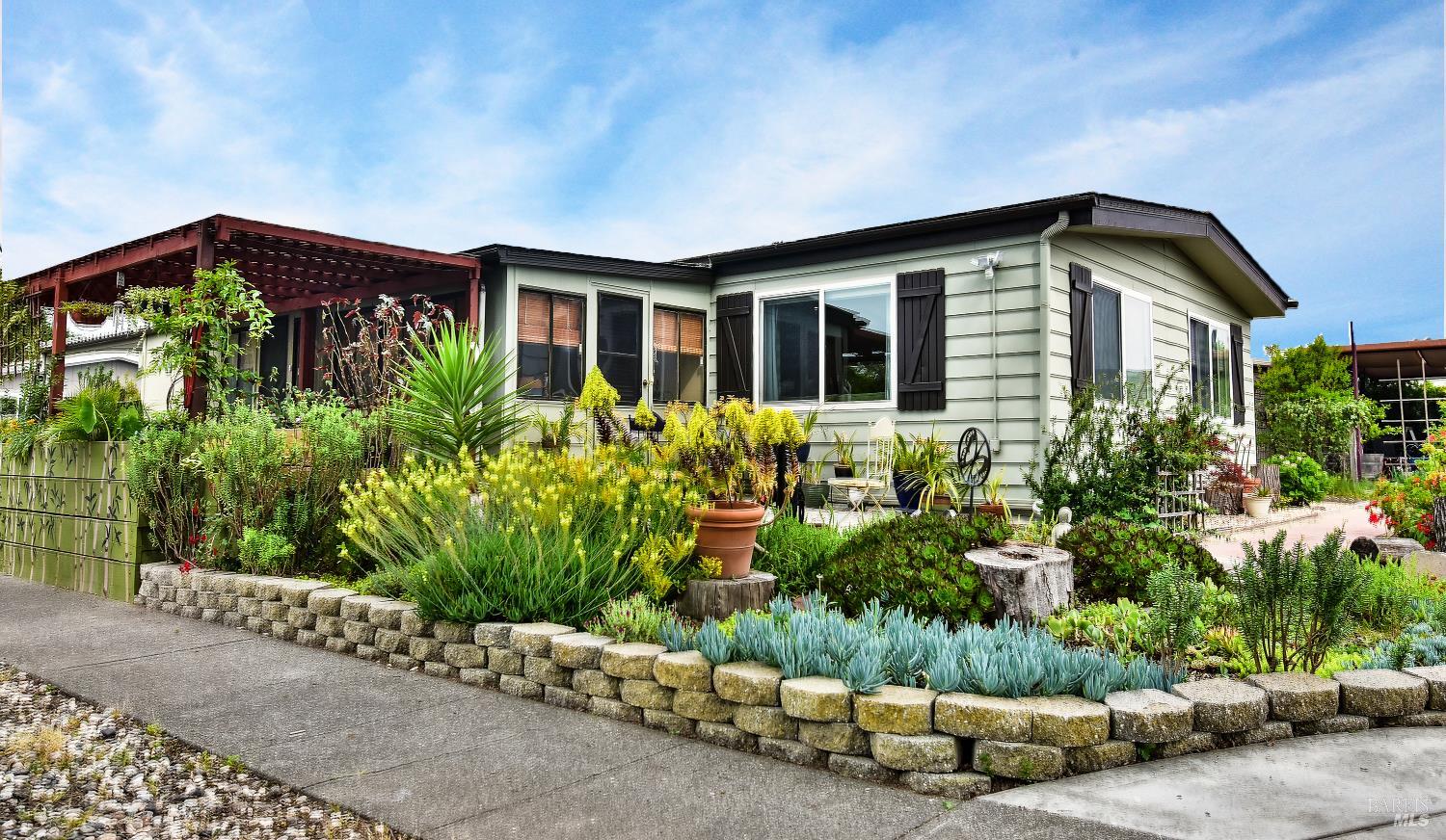 Detail Gallery Image 3 of 39 For 41 Cuernavaca Dr, Sonoma,  CA 95476 - 2 Beds | 2 Baths