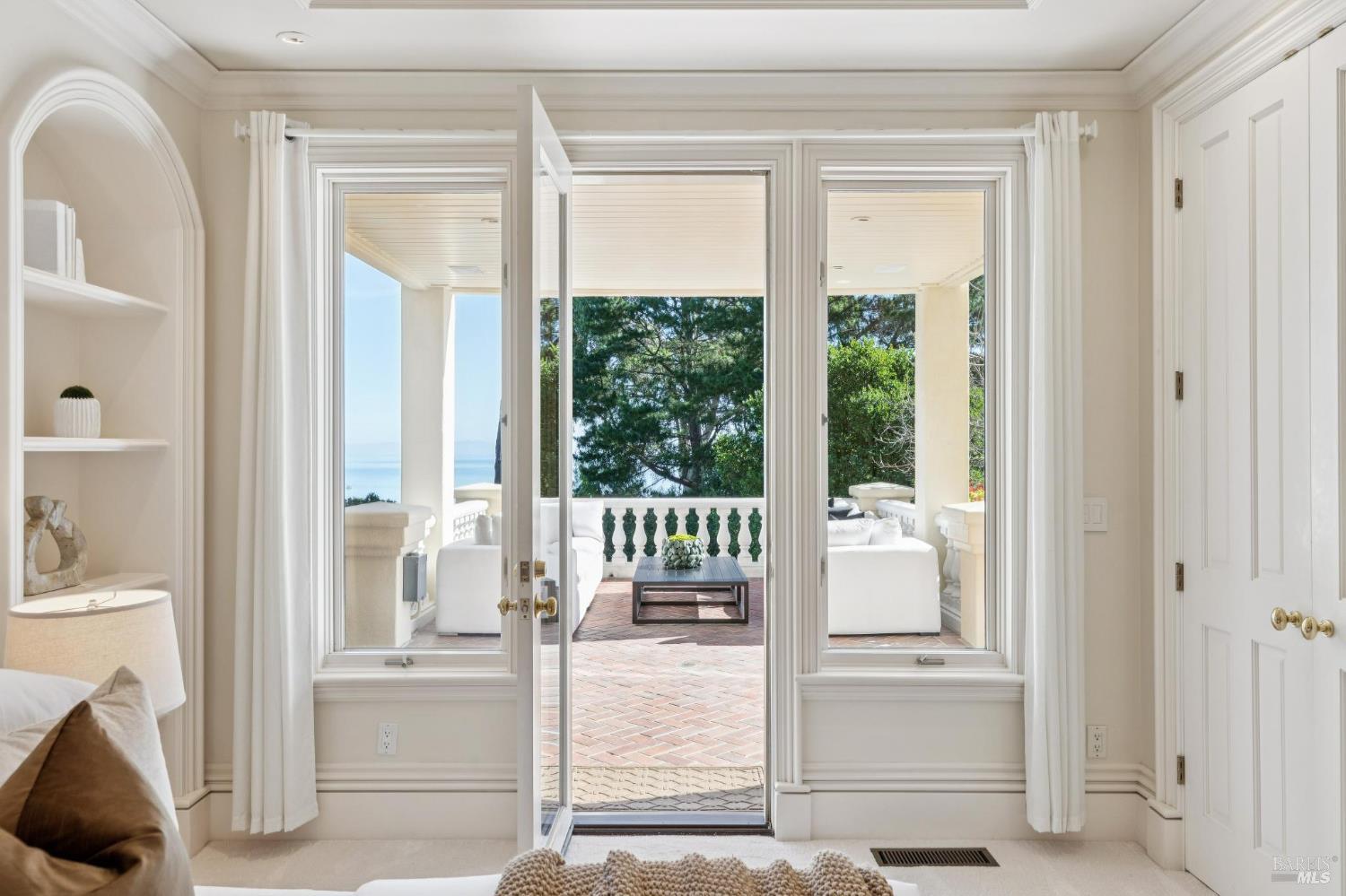 Detail Gallery Image 71 of 96 For 44 Marin Bay Park Ct, San Rafael,  CA 94901 - 5 Beds | 5/1 Baths