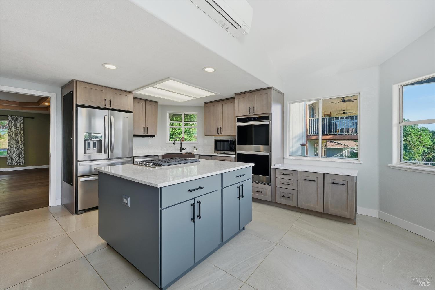 Detail Gallery Image 9 of 40 For 18669 Deer Hill Rd, Hidden Valley Lake,  CA 95467 - 3 Beds | 2 Baths