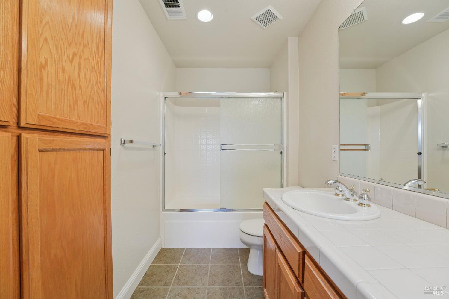 Detail Gallery Image 32 of 45 For 43 Johnson St, Windsor,  CA 95492 - 3 Beds | 2/1 Baths