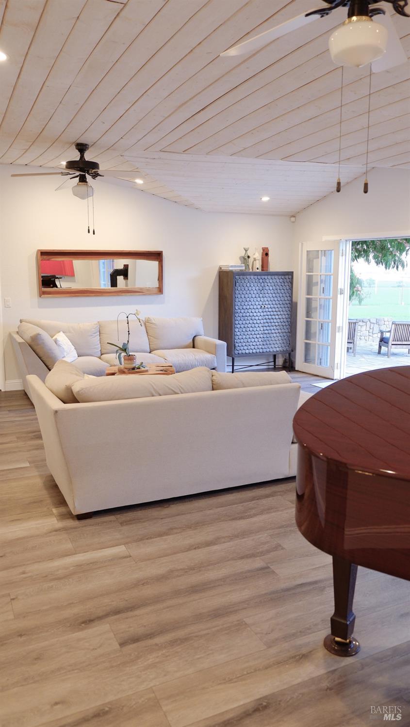 Detail Gallery Image 11 of 34 For 4405 Silverado Trl, Calistoga,  CA 94515 - 3 Beds | 1/1 Baths