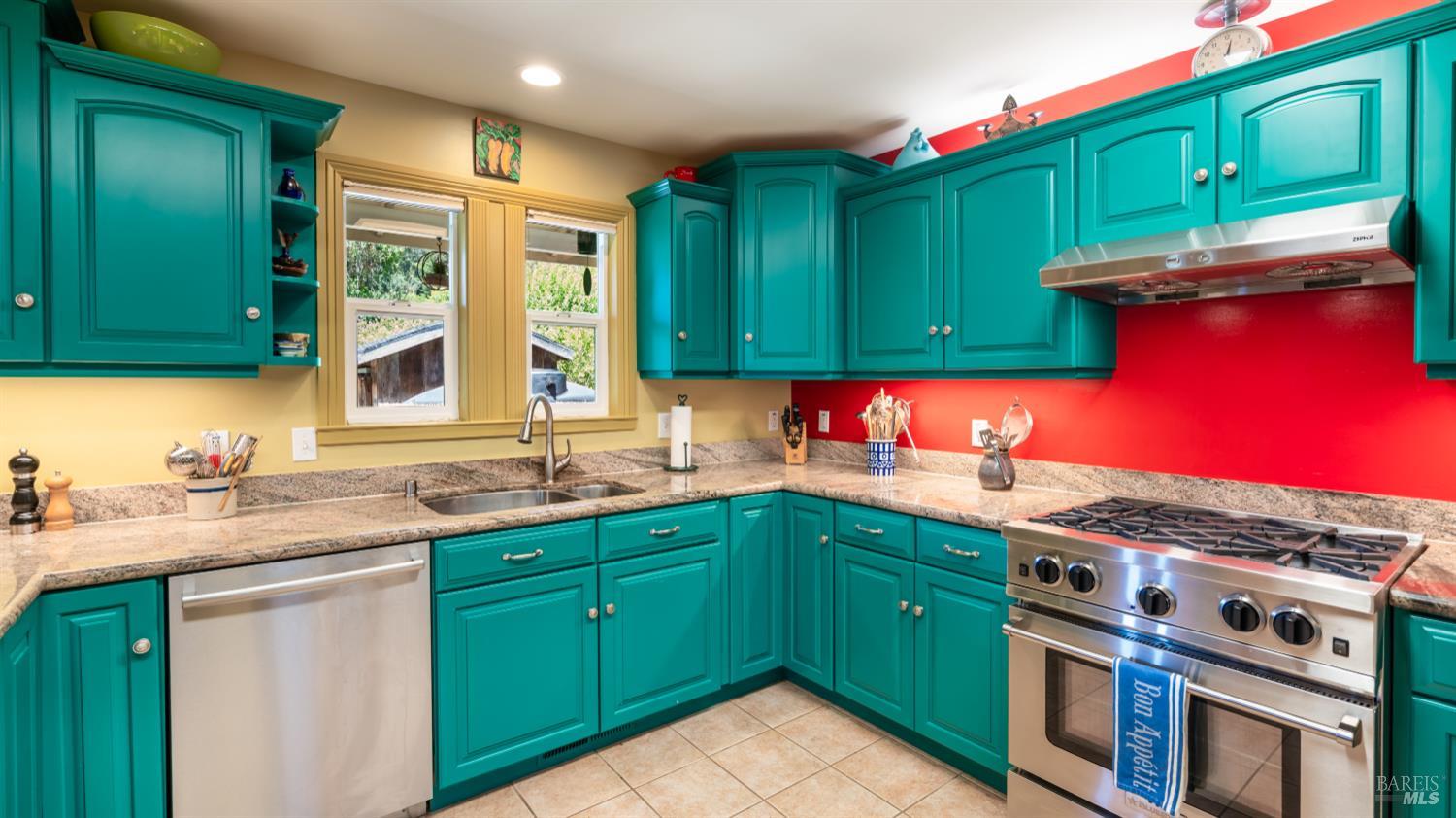 Detail Gallery Image 12 of 39 For 27345 State Route 1 Unkn, Tomales,  CA 94971 - 3 Beds | 2/1 Baths