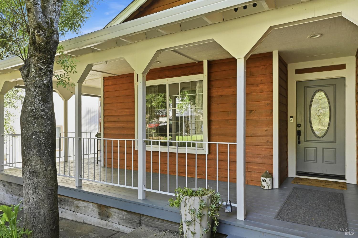 Detail Gallery Image 5 of 40 For 18669 Deer Hill Rd, Hidden Valley Lake,  CA 95467 - 3 Beds | 2 Baths