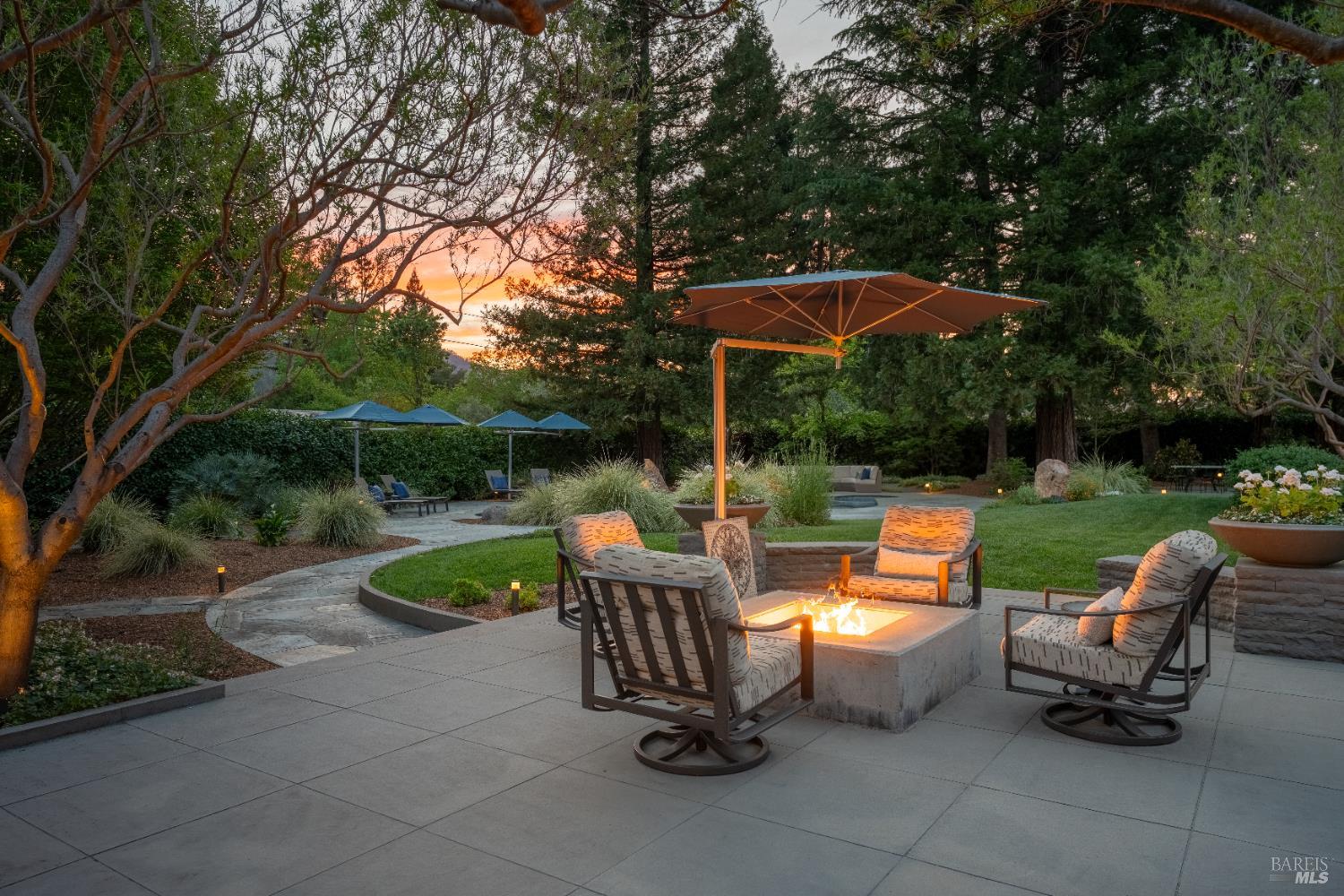 Detail Gallery Image 2 of 67 For 1670 Cabernet Ln, Saint Helena,  CA 94574 - 5 Beds | 5/1 Baths