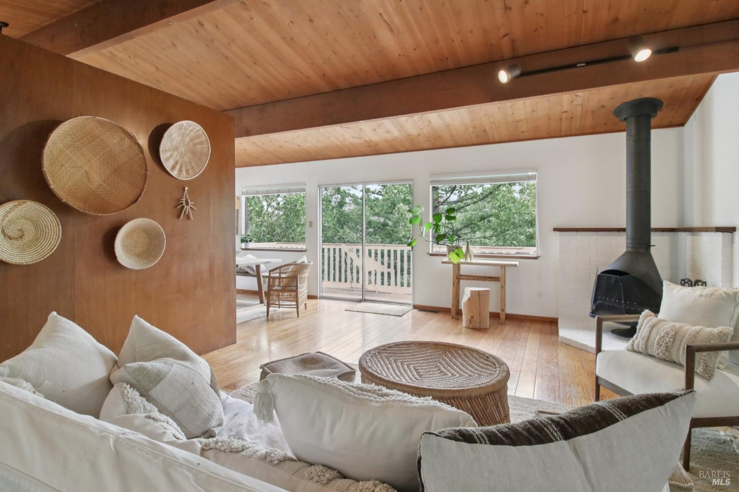 Detail Gallery Image 6 of 43 For 34 Fair Dr, San Rafael,  CA 94901 - 2 Beds | 1 Baths