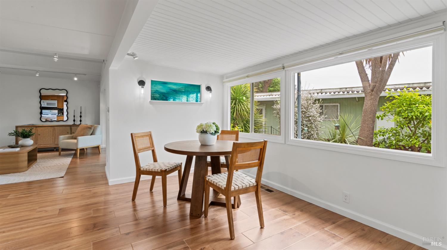 Detail Gallery Image 11 of 44 For 204 Barcelona Ave, Novato,  CA 94949 - 2 Beds | 2 Baths