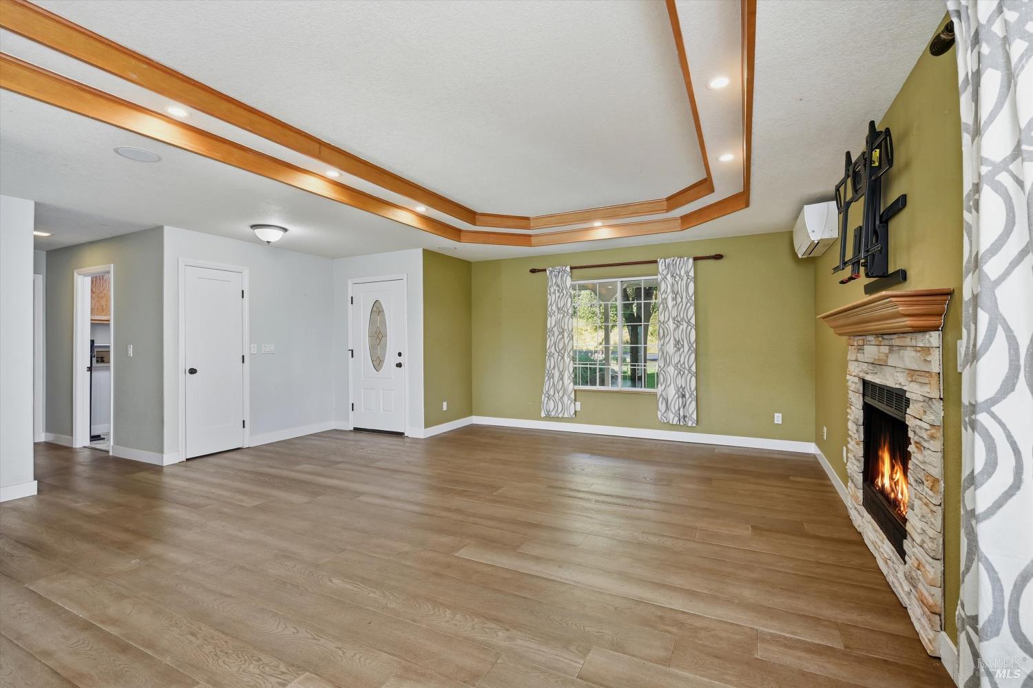 Detail Gallery Image 8 of 40 For 18669 Deer Hill Rd, Hidden Valley Lake,  CA 95467 - 3 Beds | 2 Baths