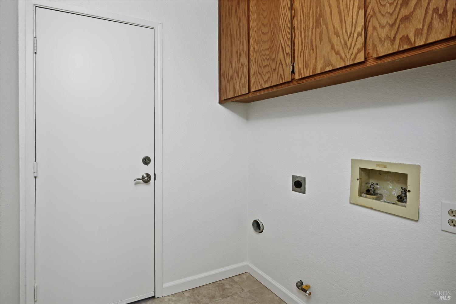 Detail Gallery Image 13 of 43 For 450 Nikki Dr, Santa Rosa,  CA 95401 - 4 Beds | 3 Baths